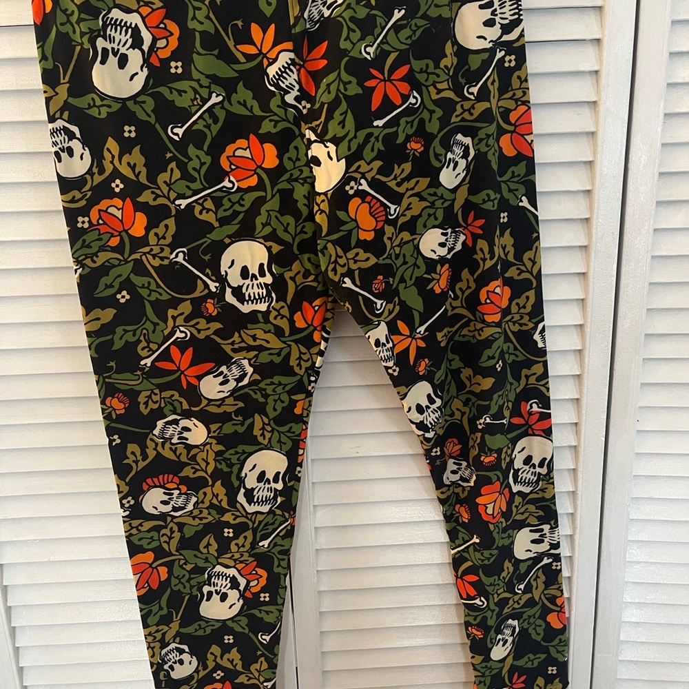 Skull and Floral LuLuRoe leggings